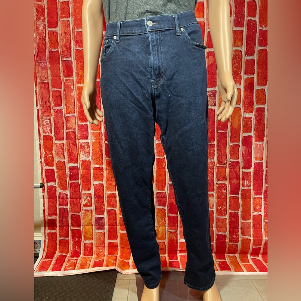 LUCKY * BRAND JEANS.